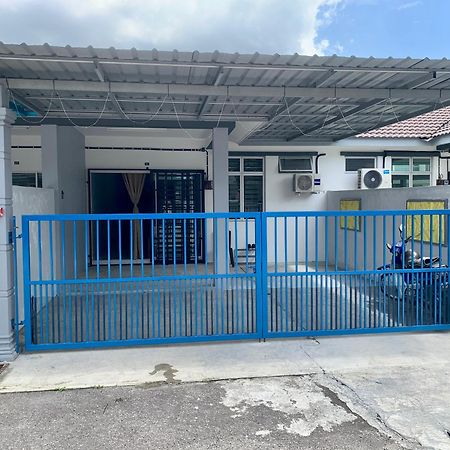 Homestay Cikgu Nora Near Uthm Kptm Kktm Ipg Moslim Onli Kampong Seri Gading ภายนอก รูปภาพ