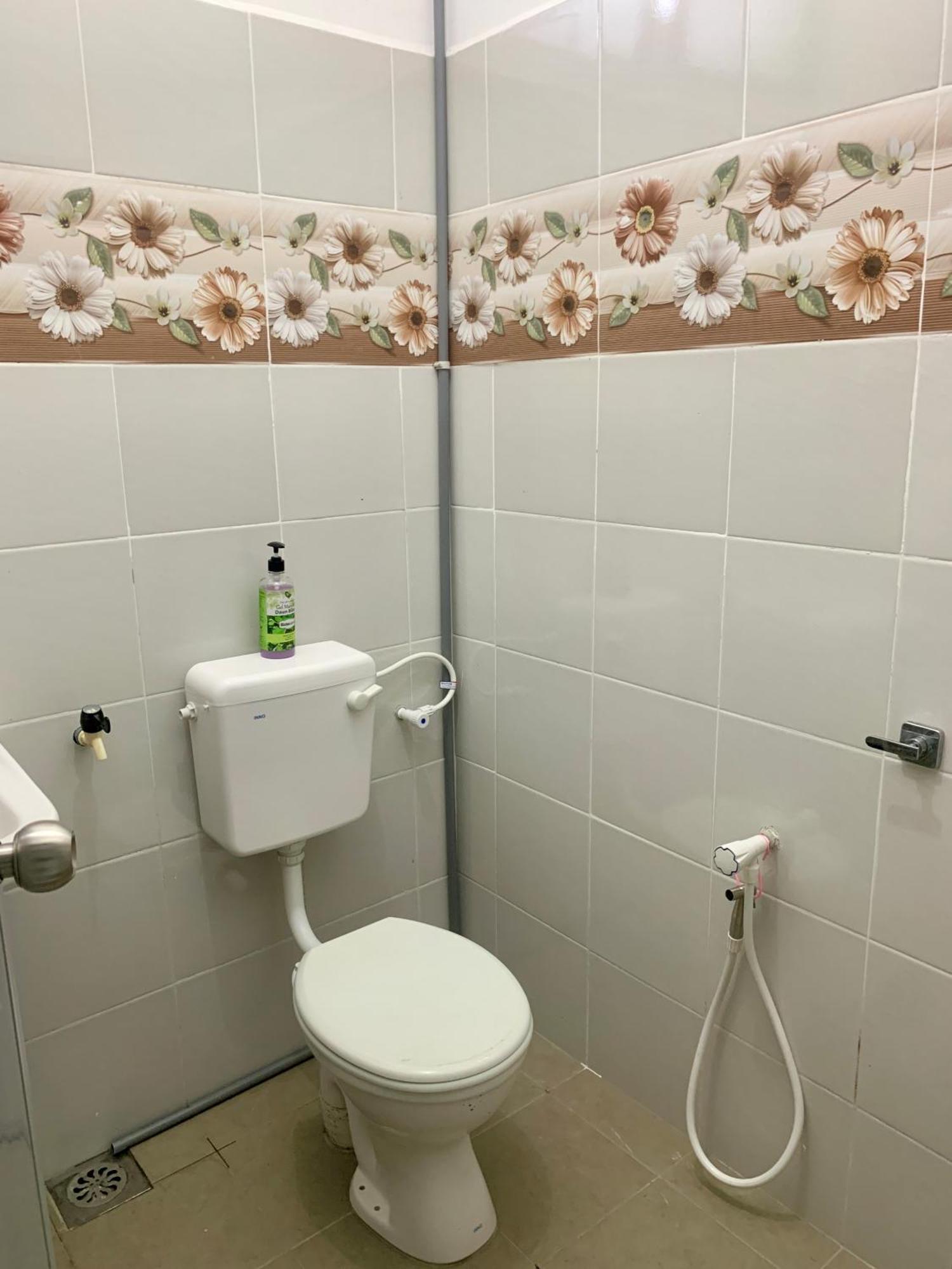 Homestay Cikgu Nora Near Uthm Kptm Kktm Ipg Moslim Onli Kampong Seri Gading ภายนอก รูปภาพ